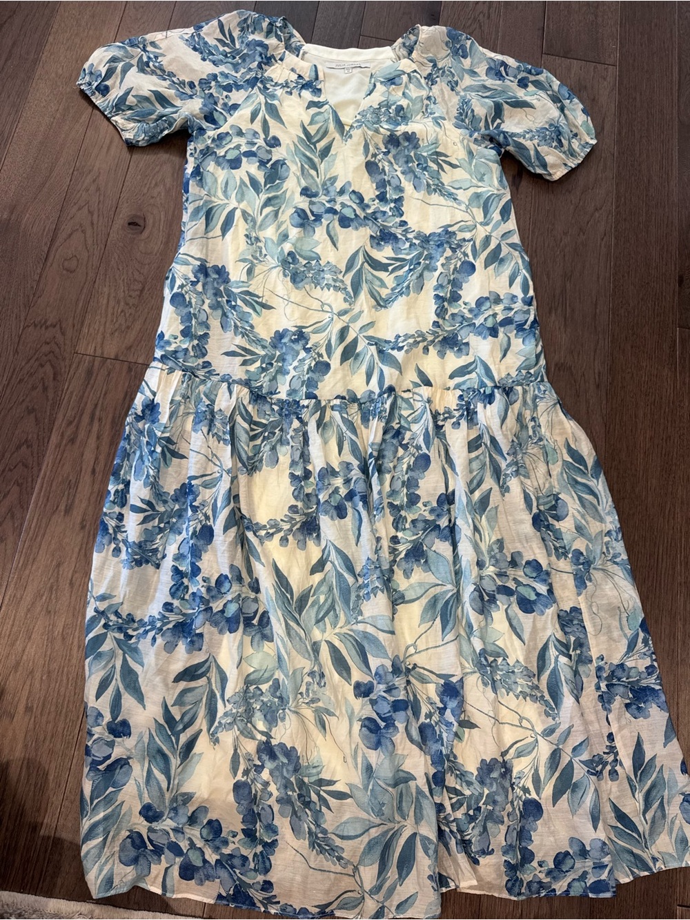 julia jordan Blue and White Floral V‑Neck Maxi Dress